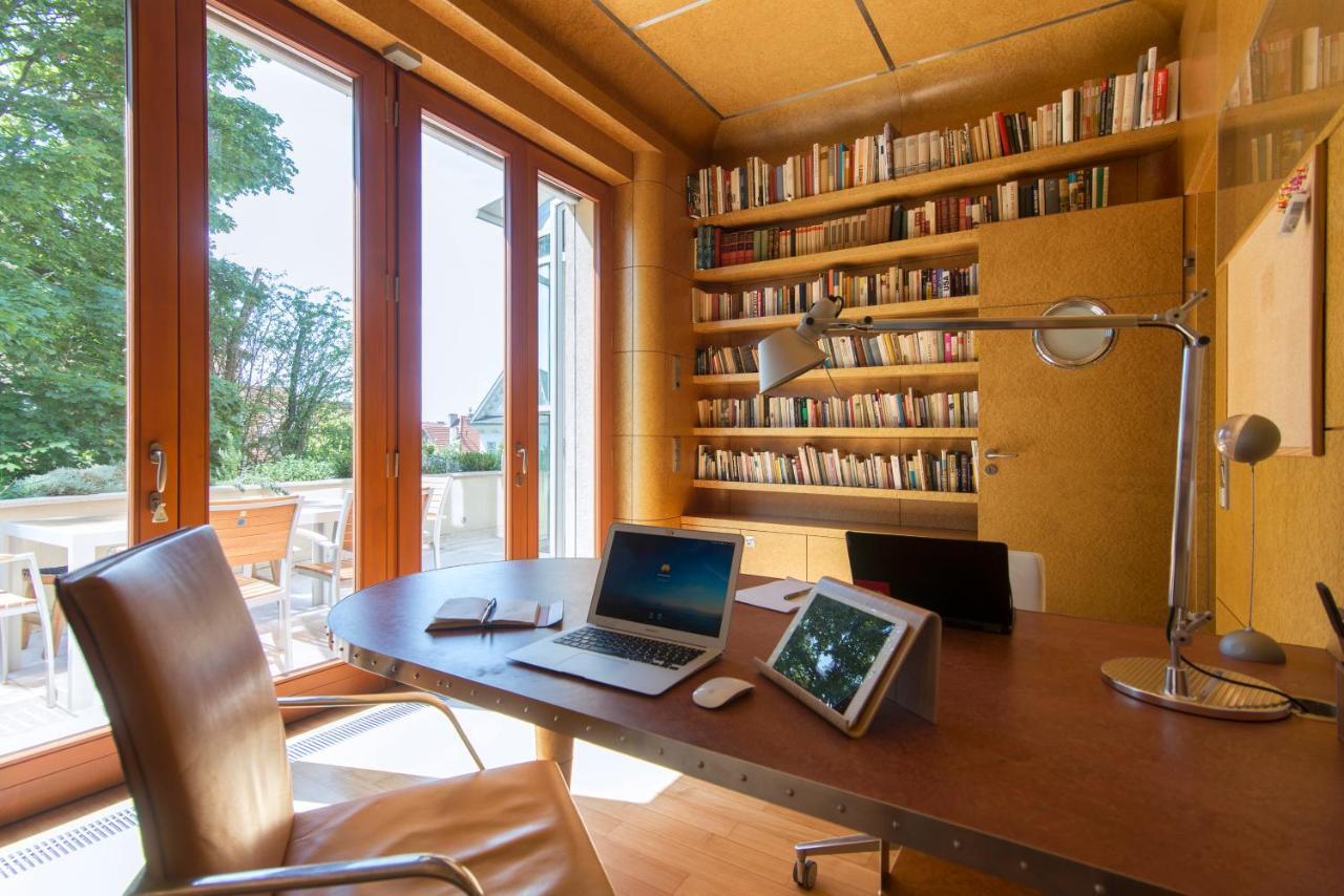 Huge Luxury Villa, 6 Beds And Baths, Terraces, Double Garage Prag
